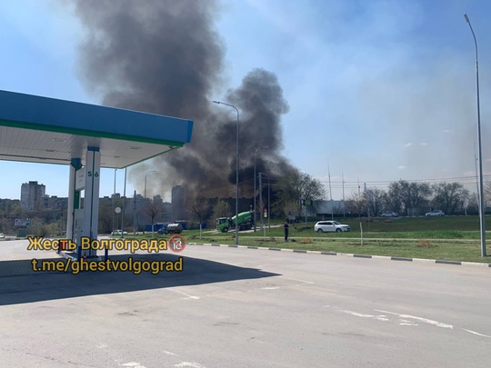Спартановка, горит камыш. в Волжском, 17.04.2025 в 13:00