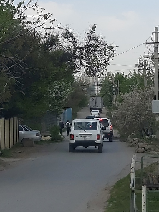 Нам пишут: По улице Богуйская и Дораша, в границе от Башкирской до Менделеева, с 7 и до 9 часов утра постоянно нескончае... в Волжском, 22.04.2025 в 13:30