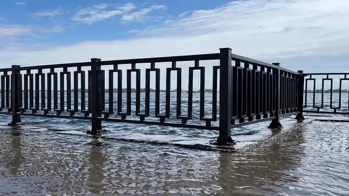 Волжская ГЭС приступила к осуществлению режима максимального сброса воды. На Волгоградском гидроузле зафиксирован максим... в Волжском, 04.05.2025 в 16:30