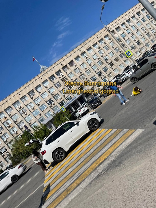 На пересечении Советской и 7-ой Гвардейской сбили женщину в Волжском, 05.05.2025 в 15:30