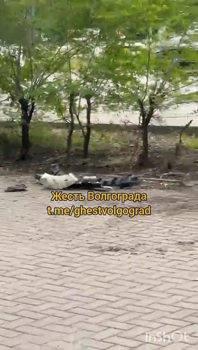 Утром 8 мая в Волгограде на Спартановке автомобиль иностранного производства врезался в фасад супермаркета «Пятёрочка», ... в Волжском, 08.05.2025 в 17:00