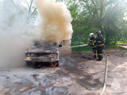 🔥Сегодня на улице Лазоревой в Красноармейском районе загорелся легковой автомобиль. Огнеборцы 6 ПСЧ оперативно ликвидиро... в Волжском, 08.05.2025 в 21:00