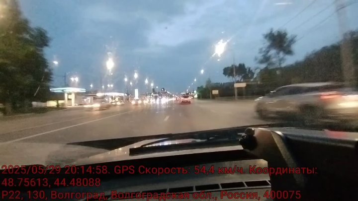 Три полосы встречного движения пересёк водитель на улице Исторической, выезжая с улицы Краснополянской в сторону перекрё... в Волжском, 30.05.2025 в 23:30