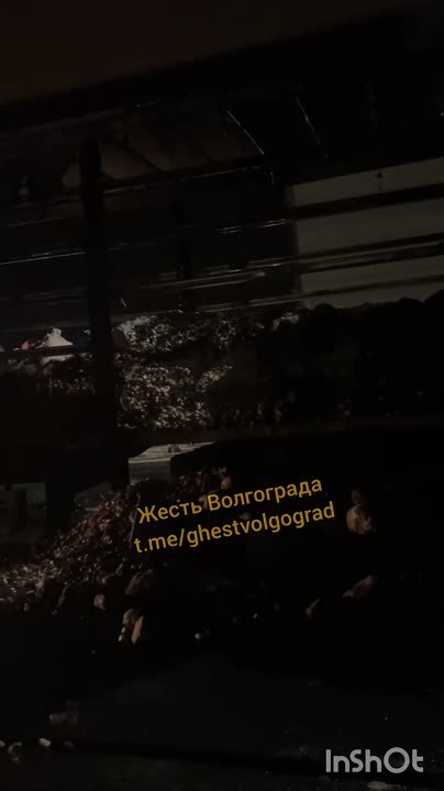 🗣Ночью горела фура. 3 Продольная-Жукова. После ДТП. Сгорела очень быстро. 😞 в Волжском, 14.06.2025 в 12:00