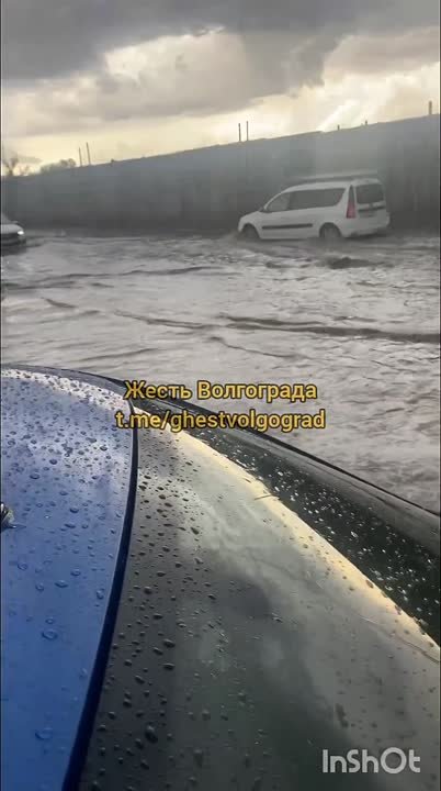Улицу Бейкер стрит затопило😂 в Волжском, 17.06.2025 в 16:30