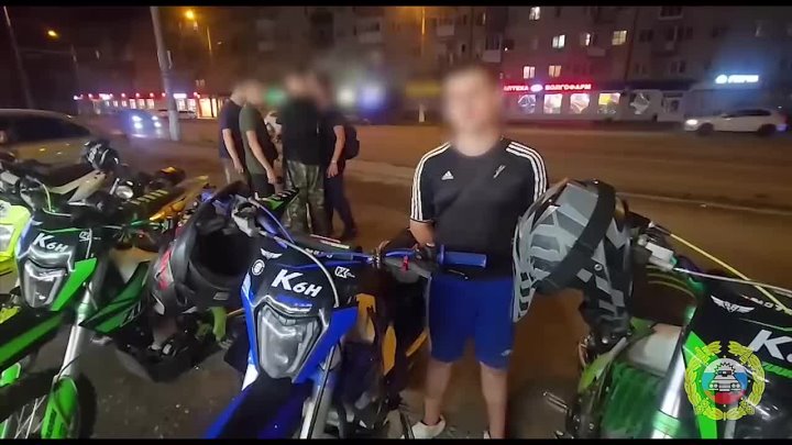 Подростковый мотозаезд пресекли сотрудники мотовзвода Госавтоинспекции Волгограда в Волжском, 23.07.2025 в 13:00