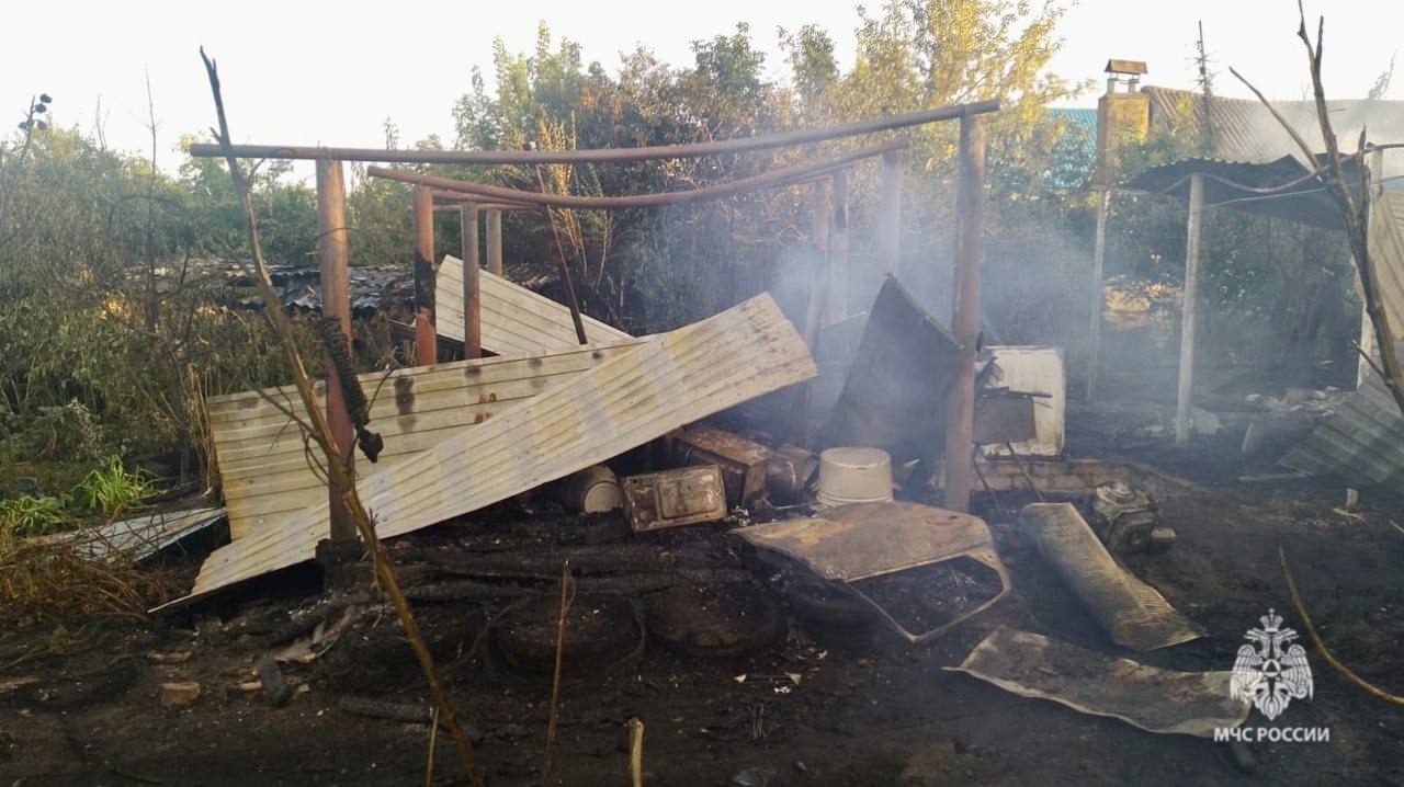 17 августа в селе Зензеватка Ольховского района Волгоградской области произошло возгорание в частном доме. Огонь охватил... в Волжском, 18.08.2025 в 21:30