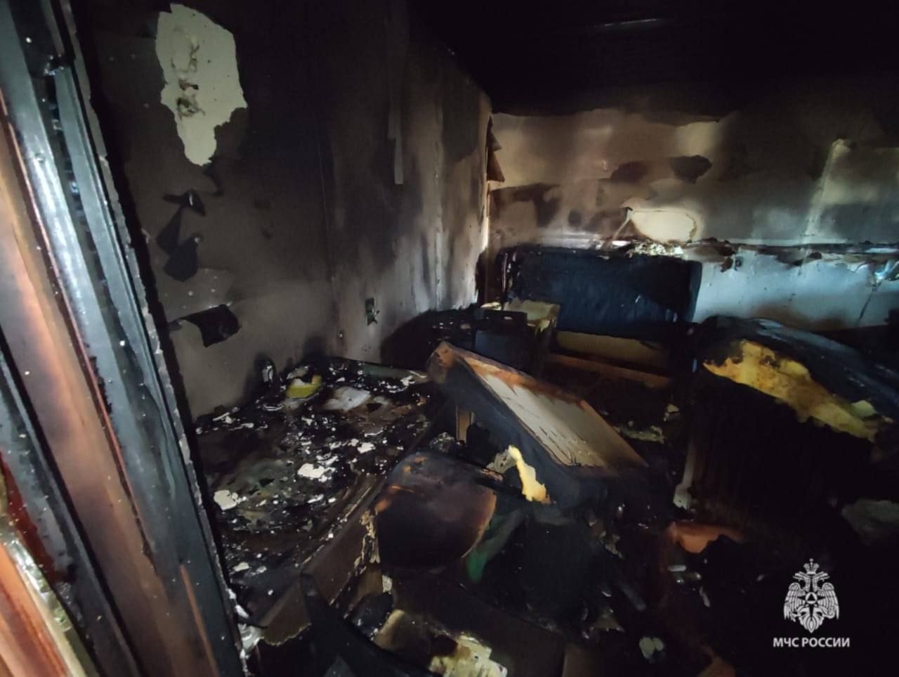 В Красноармейском районе Волгограда огонь охватил частный дом. К сожалению, погиб 68-летний мужчина. в Волжском, 21.08.2025 в 03:00