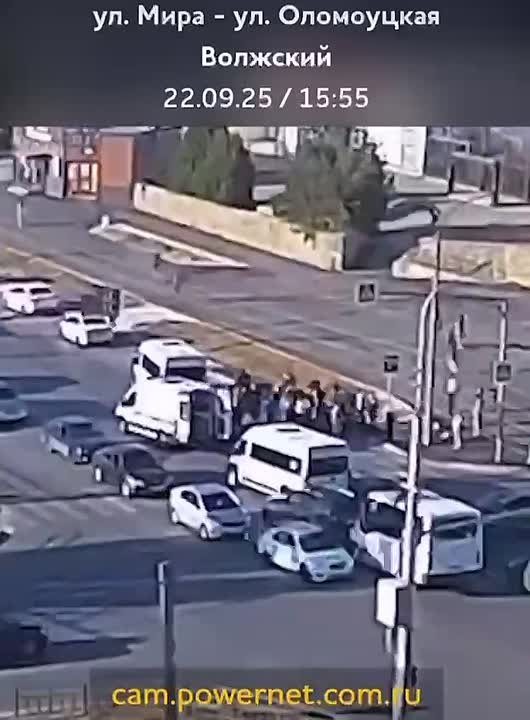 Видео ДТП в Волжском, где погибла девочка на самокате  в Волжском, 22.09.2025 в 20:00