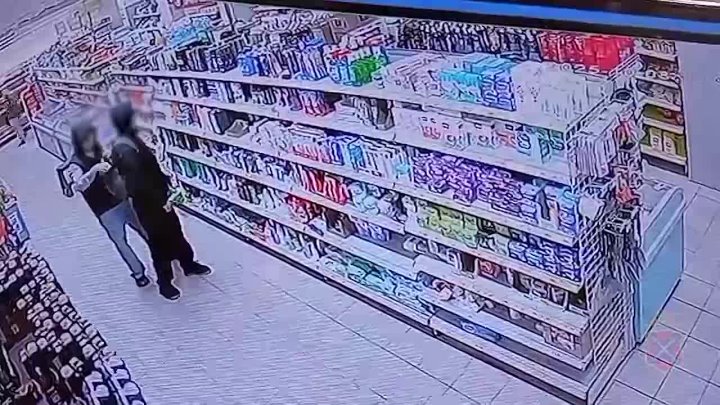 В Волгограде задержаны подозреваемые в краже из сетевого магазина  в Волжском, 16.10.2025 в 20:30