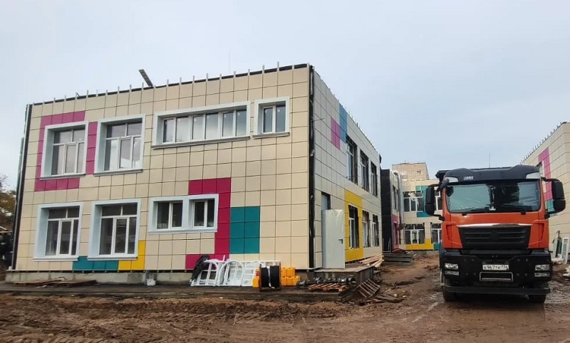 В Красноармейском районе Волгограда полным ходом идет обновление детского садика №367, расположенного на улице Панферова... в Волжском, 13.11.2025 в 08:30