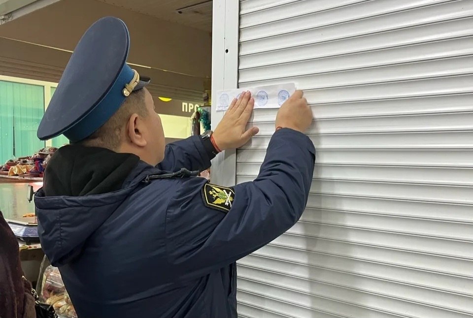 Деятельность торгового павильона приостановлена на 15 суток по решению суда. в Волжском, 23.12.2025 в 11:00