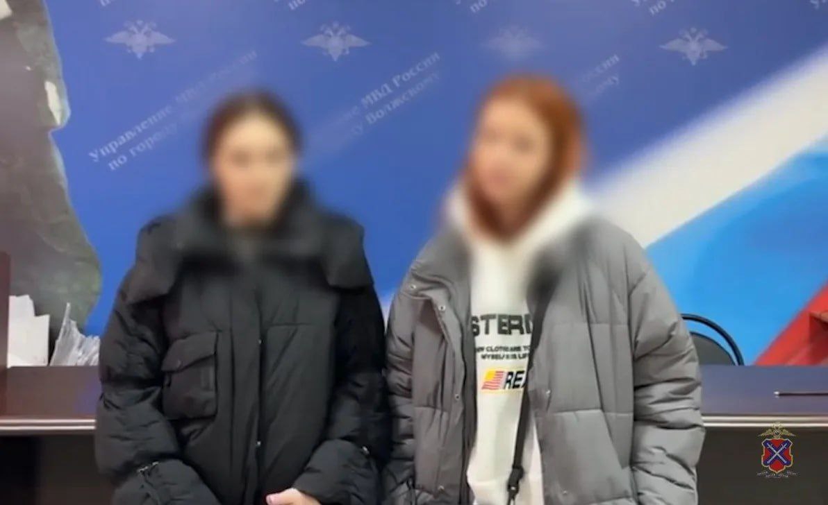 В Волжском полицейские задержали молодых людей, повредивших уличные новогодние световые конструкции в Волжском, 15.01.2026 в 23:00