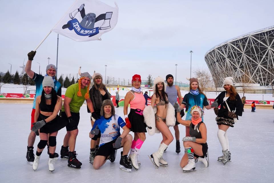 Моржи загорали на катке в ЦПКиО Волгограда в Волжском, 26.01.2026 в 11:30