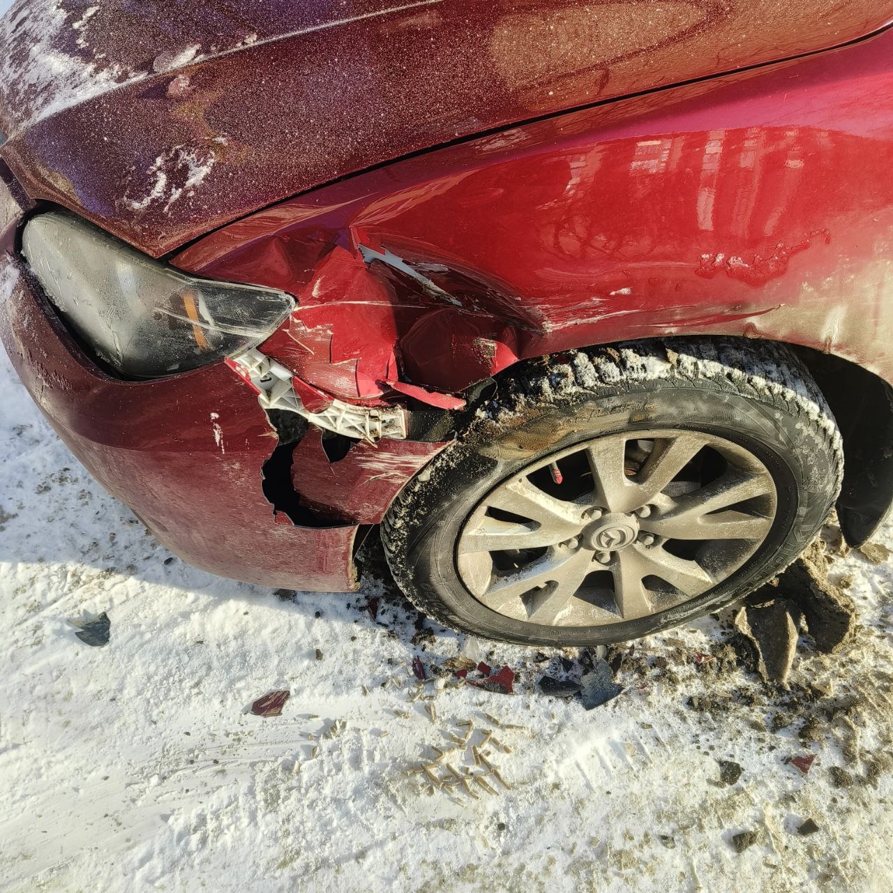 Нам пишут: Ночью на Краснополянской 10 ударили машину, может у кого то есть камеры рядом , буду рад любой помощи в Волжском, 27.01.2026 в 07:30