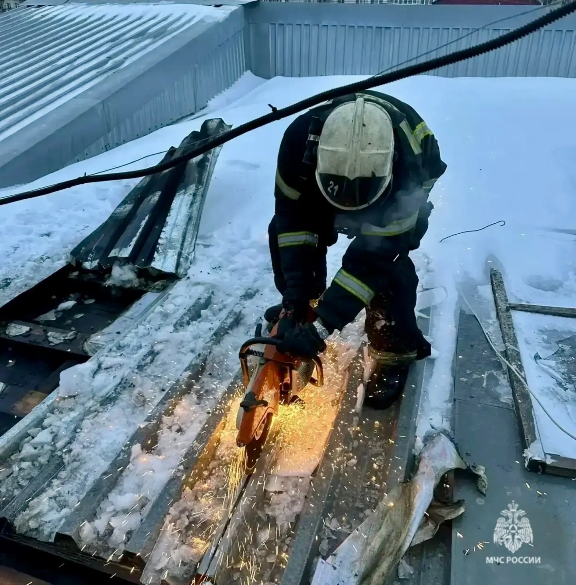 Сегодня утром в Дзержинском районе Волгограда загорелась кровля в одной из секций металлического склада. Благодаря слаже... в Волжском, 12.02.2026 в 11:00
