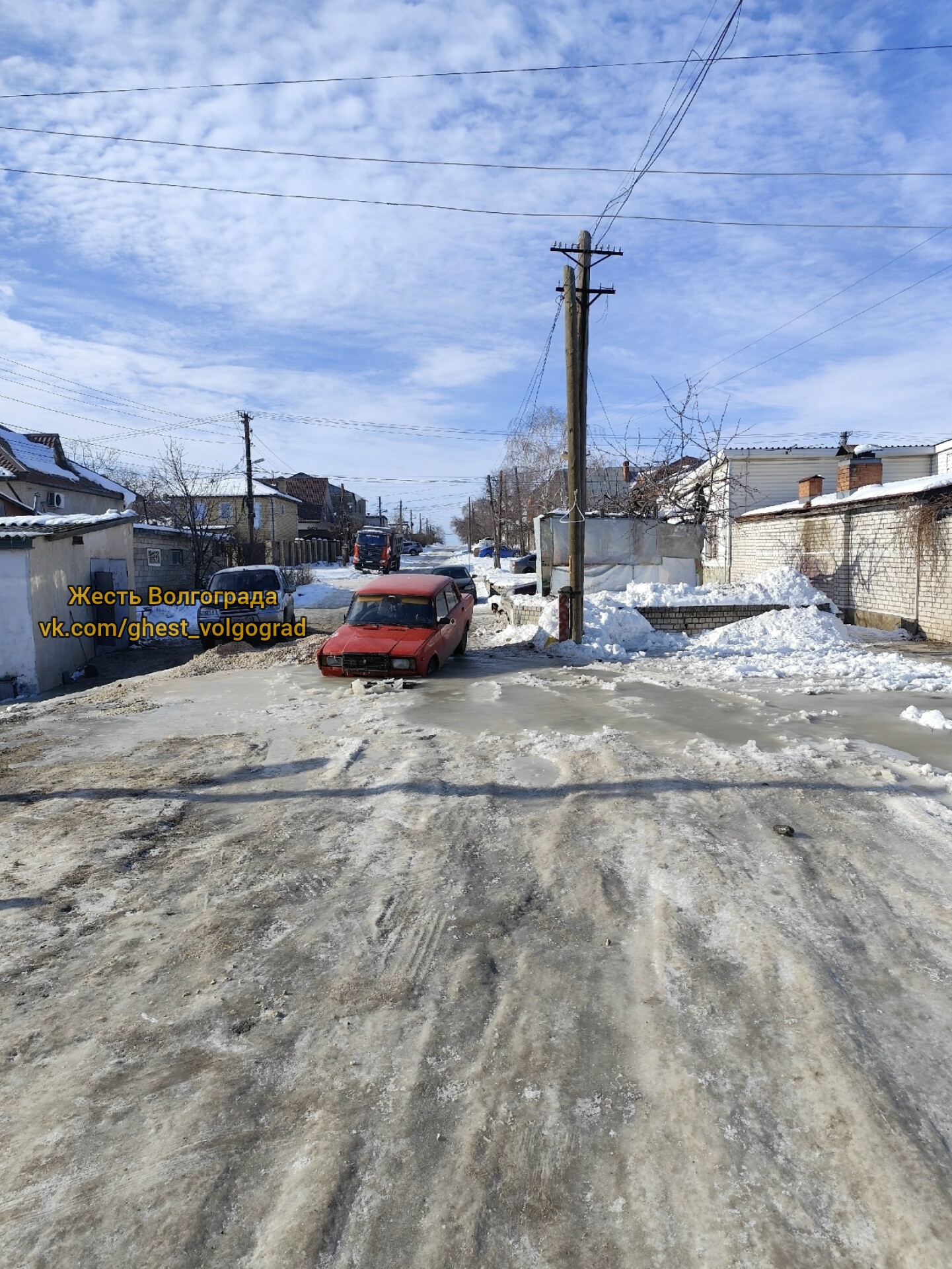 Нам пишут: Ул. Эльтонская проезда нет ⛔  в Волжском, 27.02.2026 в 15:00