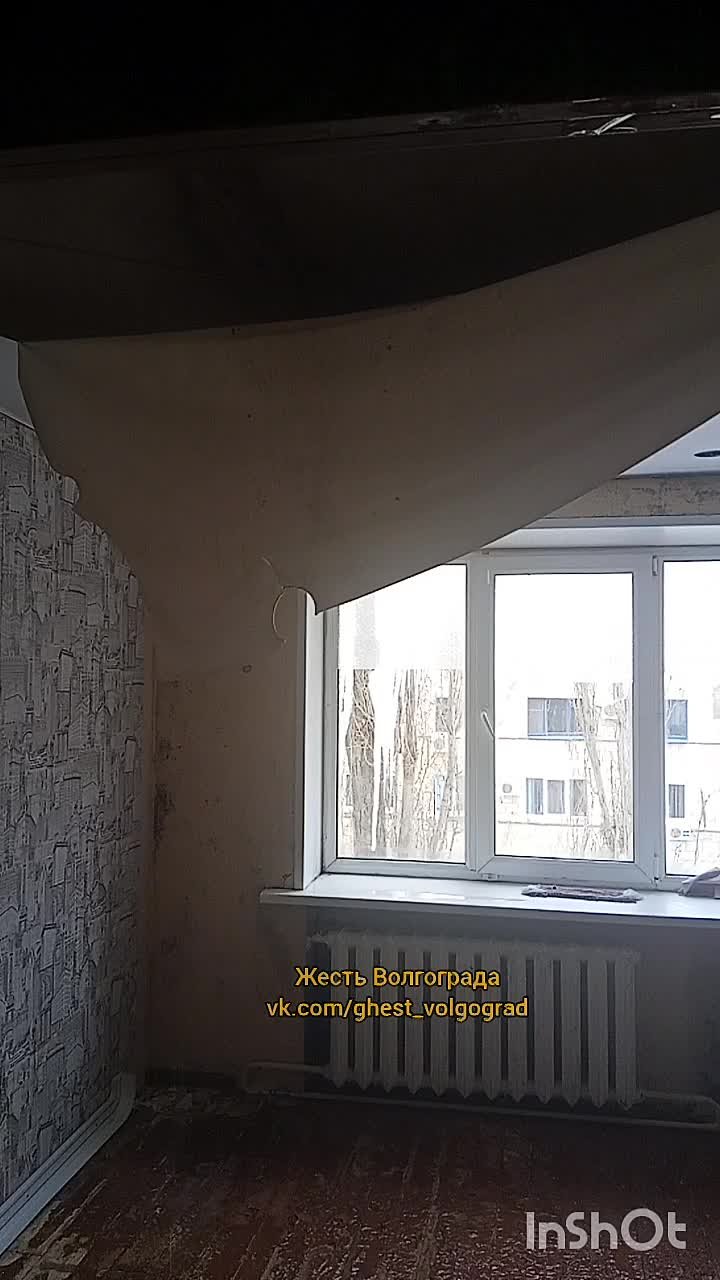 Нам пишут: течёт крыша и уже не первый год по улице Савкина 2 (общежитие)... Реакции нет... в Волжском, 04.03.2026 в 08:30