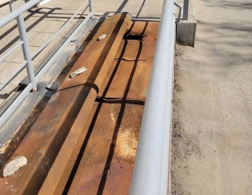 «Почта России» выплатит 325 тысяч рублей волгоградке, сломавшей ногу на пандусе в Волжском, 17.03.2026 в 11:30