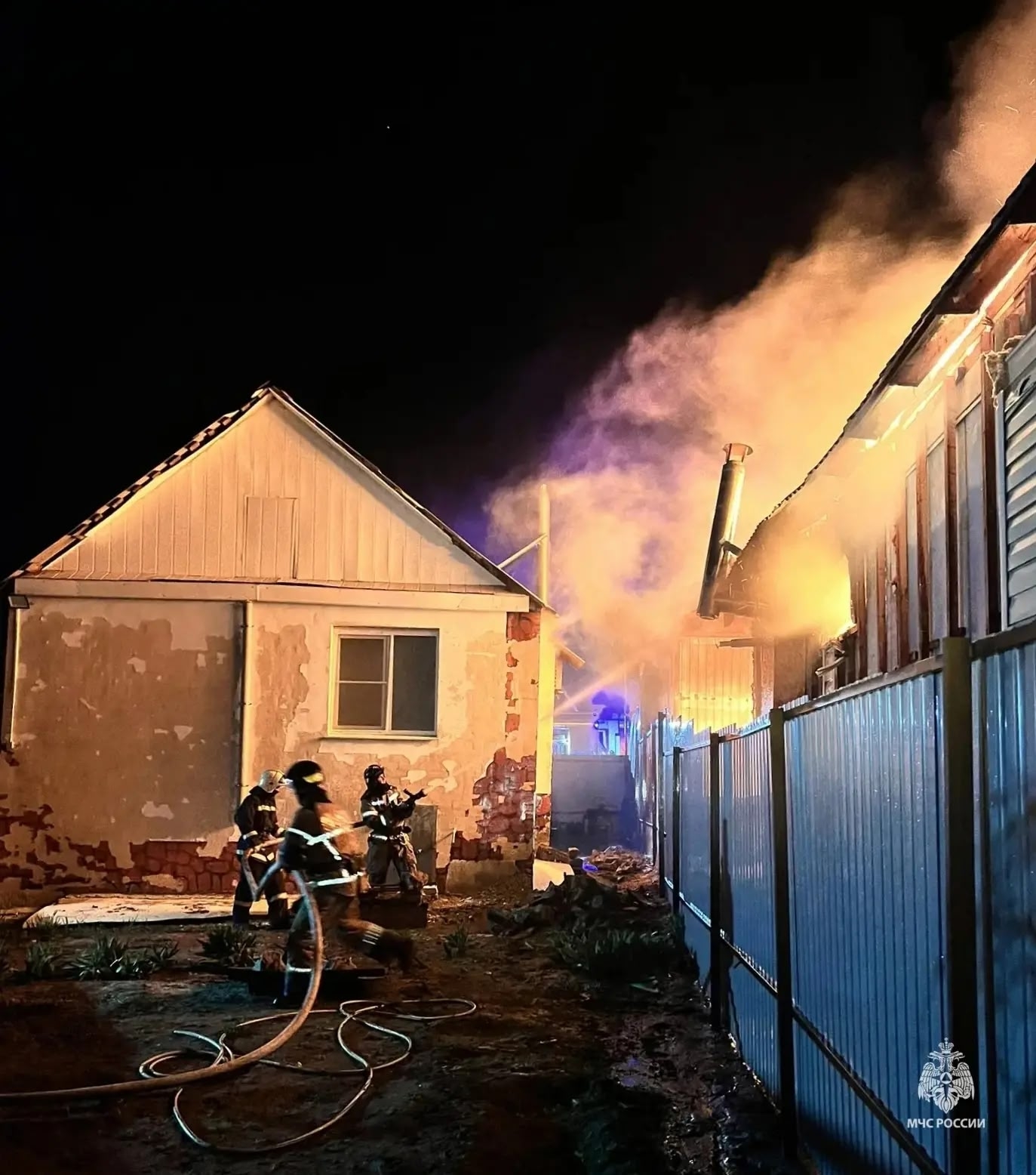 🔥Волгоградские огнеборцы потушили пожар в частном доме  в Волжском, 07.04.2026 в 10:00